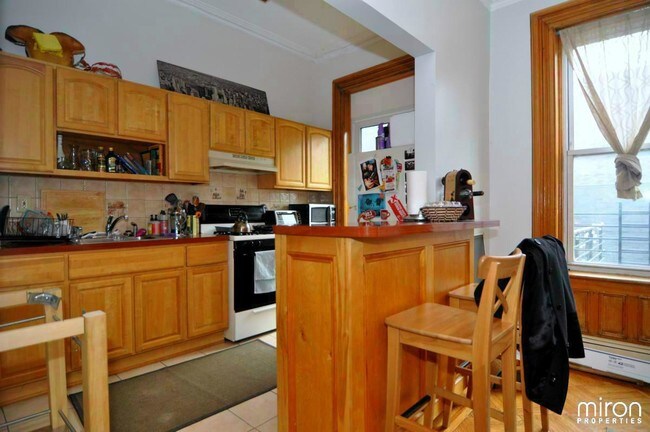 Building Photo - 227 Clermont Ave