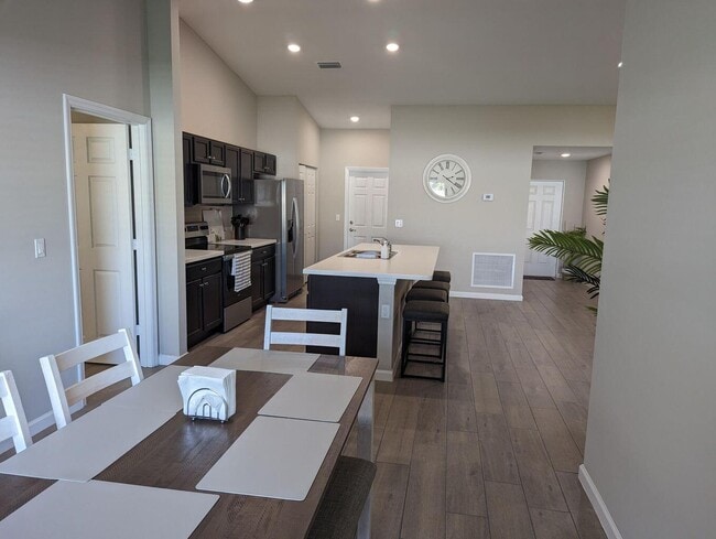Foto del edificio - 5245 NW Gamma St