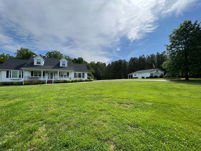 Building Photo - The Lifestyle You Deserve.