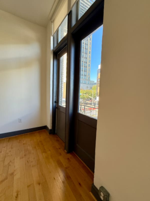 Foto del edificio - 300 E Broad St