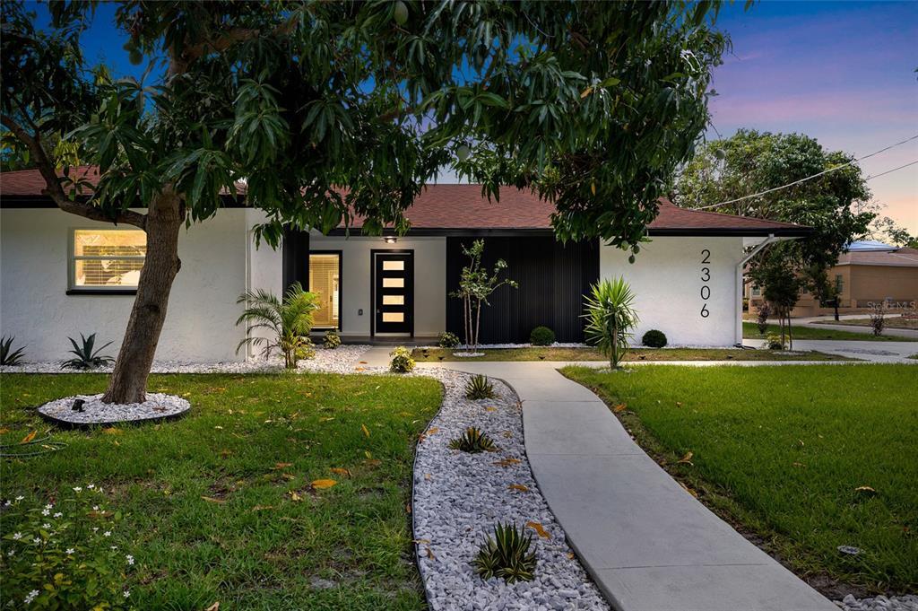 Foto principal - 2306 S San Jose Cir