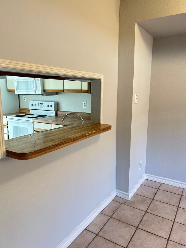 Foto del edificio - 644 W Collins St