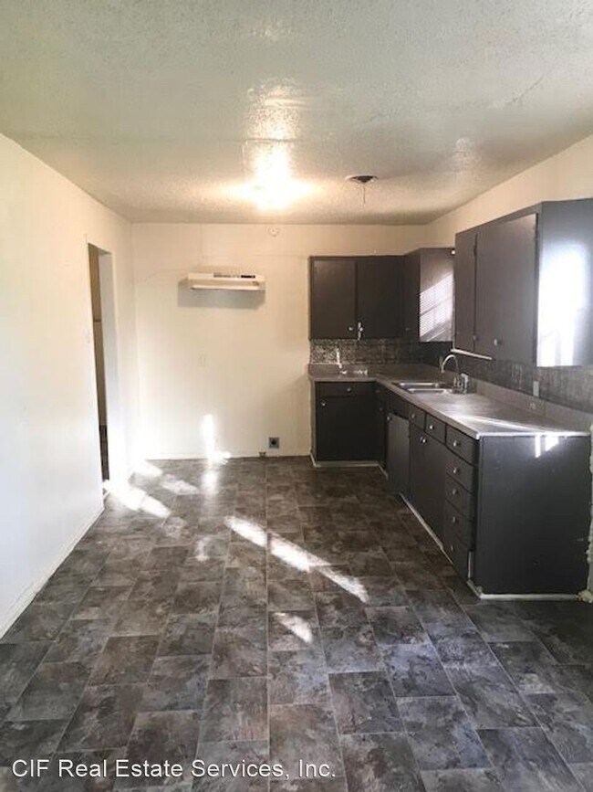 Building Photo - 3 br, 1 bath House - 122 Meadowbrook St
