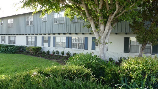 Building Photo - 6520 Beadnell Way