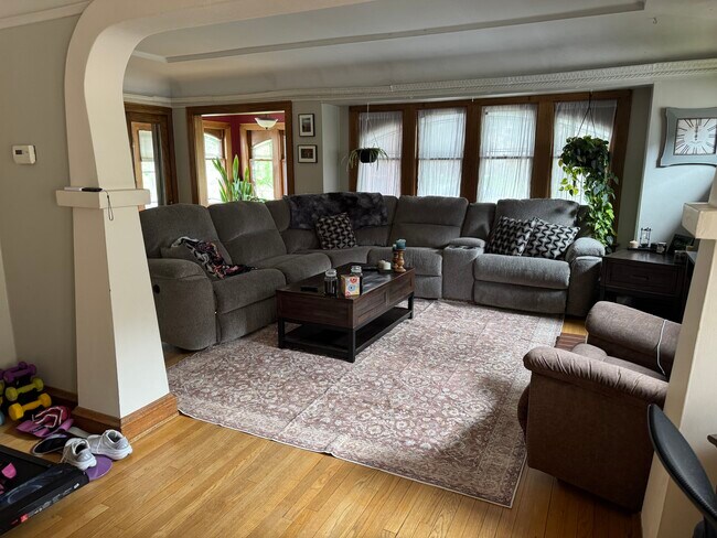 Foto del edificio - 2467 N 64th St