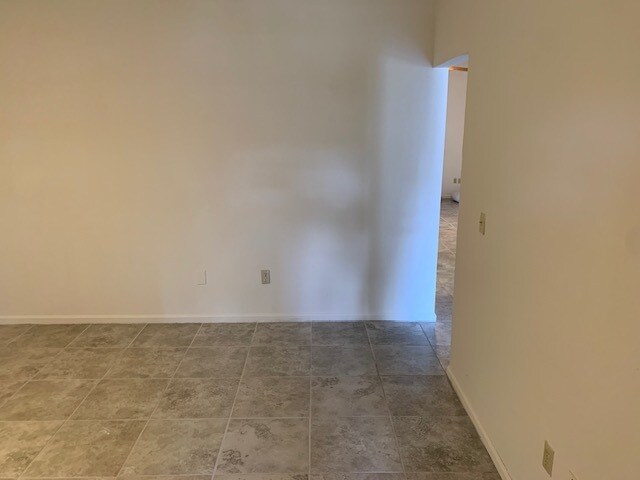 Building Photo - 2106 Darlington Oak Dr