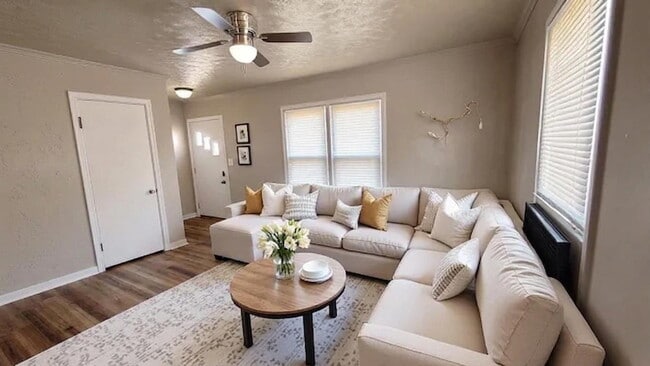 Building Photo - 3-bed, 1-bath Home