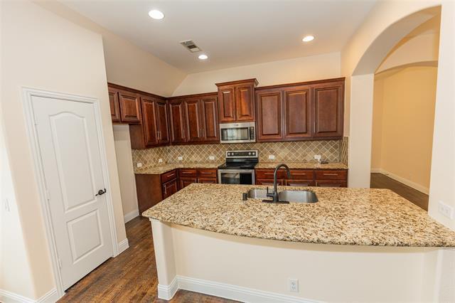 Building Photo - 2105 Burke Dr