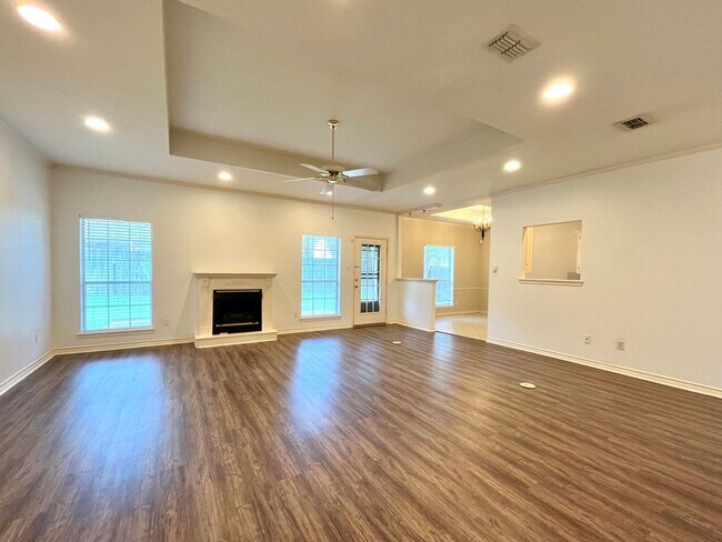 Foto del edificio - 3106 Silkwood Dr