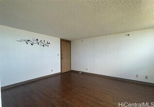 Building Photo - 1060 Kamehameha Hwy
