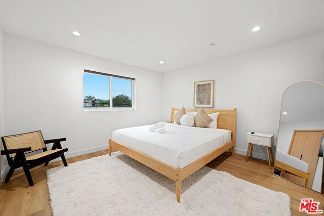 Foto del edificio - 835 N McCadden Pl