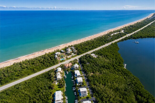 Foto del edificio - 3541 NE Ocean Blvd