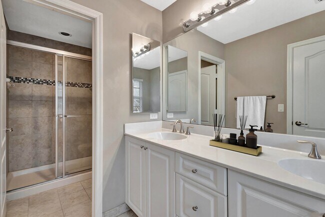 Building Photo - 5830 Monterra Club Dr