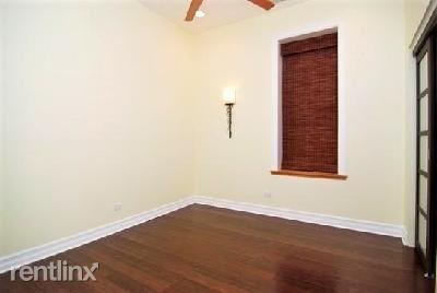 Foto del edificio - 1744 W Augusta Blvd