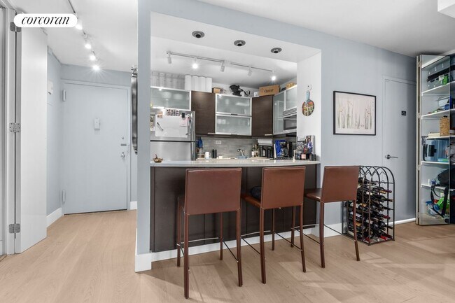 Foto del edificio - 130 W 67th St
