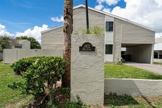 Building Photo - 1412 Oak Pl
