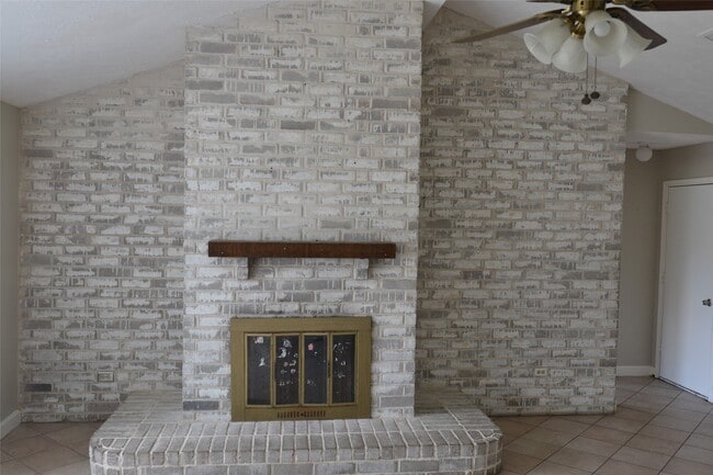 Building Photo - 10538 Long River Dr