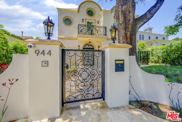Foto del edificio - 944 24th St