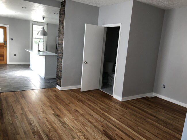 Building Photo - 214 Mansfield Avenue