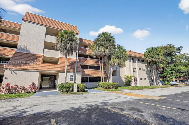 Building Photo - 491 Ives Dairy Rd