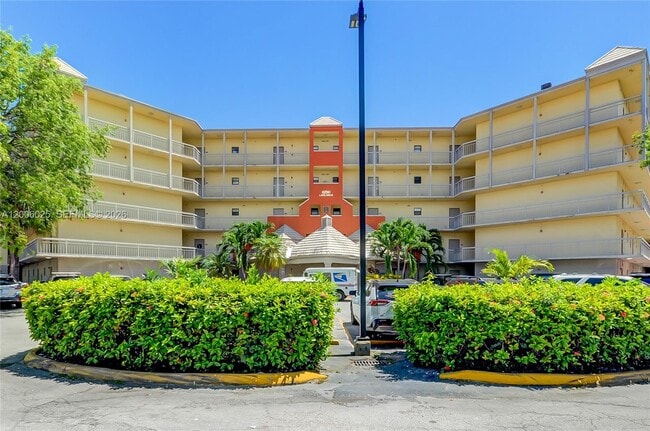 Foto del edificio - 8290 Lake Dr