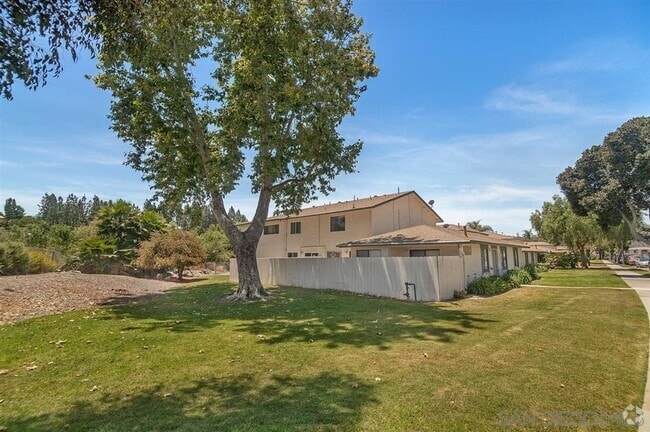 Building Photo - 4243 Tiberon Dr