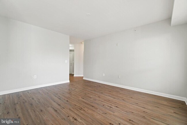 Building Photo - 42496 Mayflower Terrace