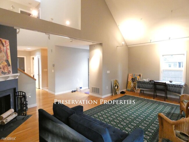 Building Photo - 3 br, 3 bath Townhome - 86 Washington Park