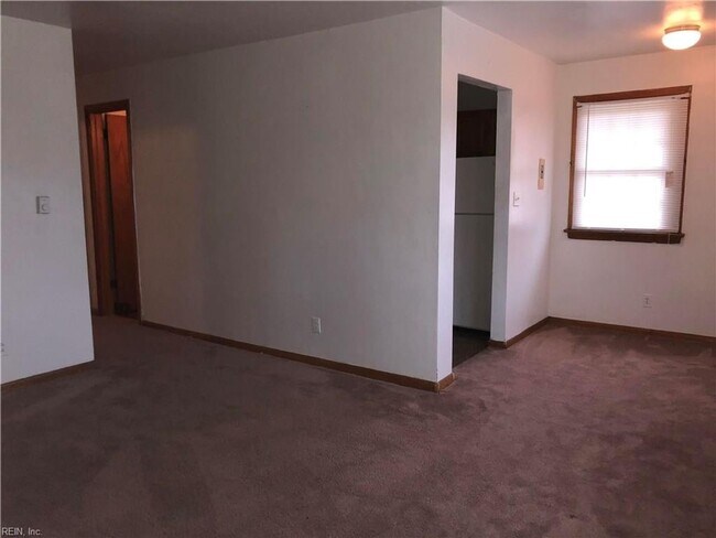 Building Photo - Villa Heights