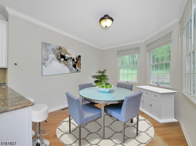 Foto del edificio - 27 Amherst Dr