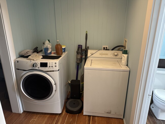 Laundry Room - 8429 Dallas Ave S