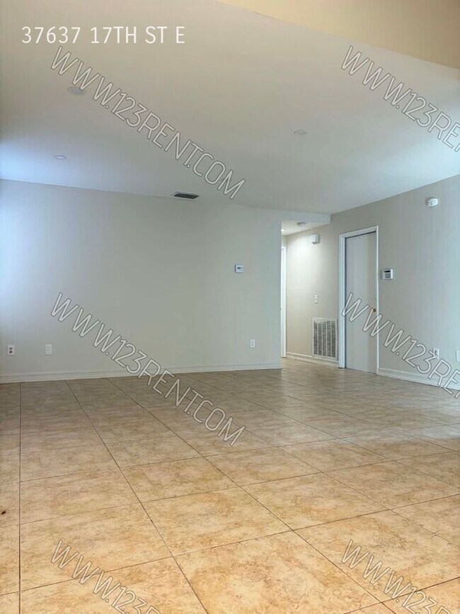 Building Photo - 37637 17th St E