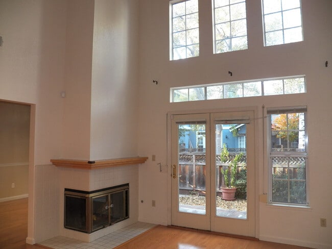 Building Photo - Spacious North San Jose Townhouse - Coming...