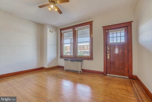Building Photo - 3310 Parklawn Ave