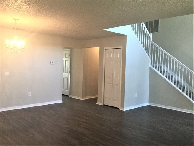 Foto del edificio - 459 Danube Drive