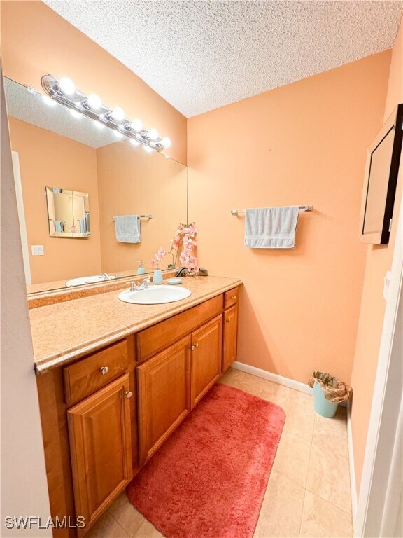 Foto principal - 5421 Peppertree Dr