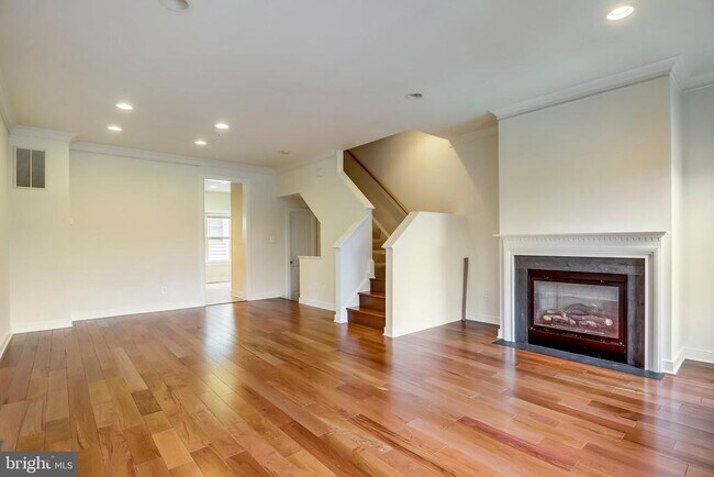 Foto del edificio - 11034 Amherst Ave