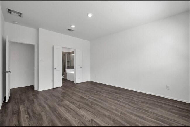 Foto del edificio - 19179 Pinewood Grove Trl