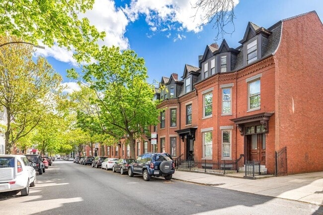 Building Photo - 325 K St