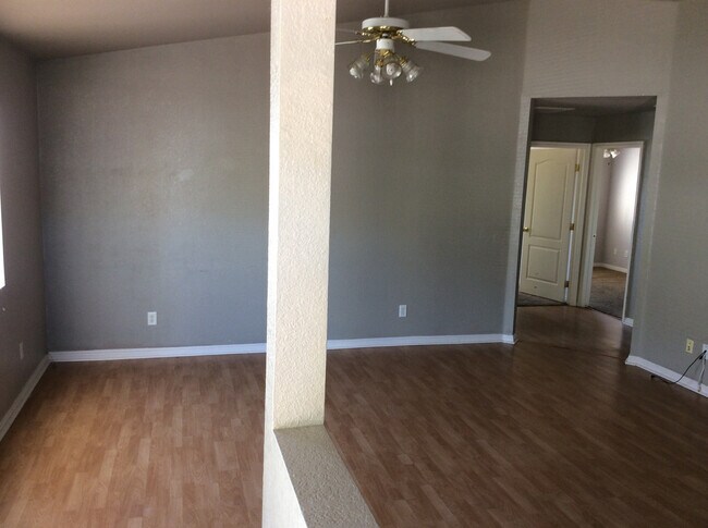 Building Photo - Hidden Hurricane duplex.