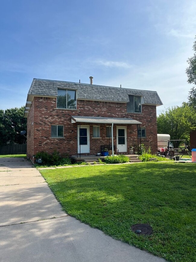 Building Photo - 708 Cottonwood Ln