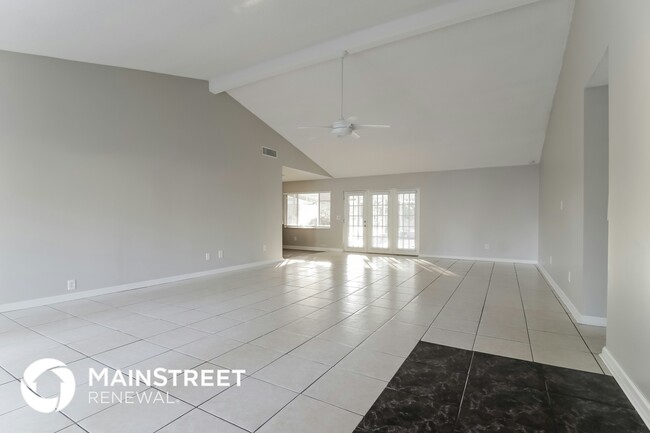 Foto del edificio - 512 San Marie Ave