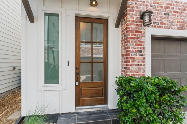 Building Photo - 954 Fisher St