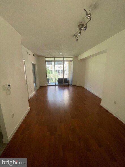 Foto del edificio - 820 N Pollard St
