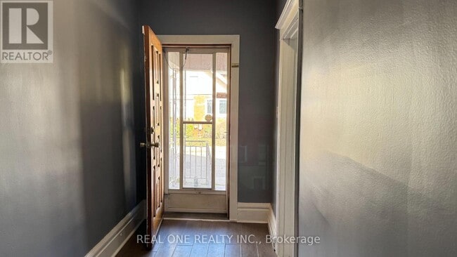 Building Photo - 4 Fife St