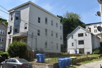Building Photo - 134 Charles St