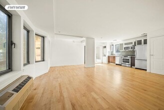 Building Photo - 138 Seeley St