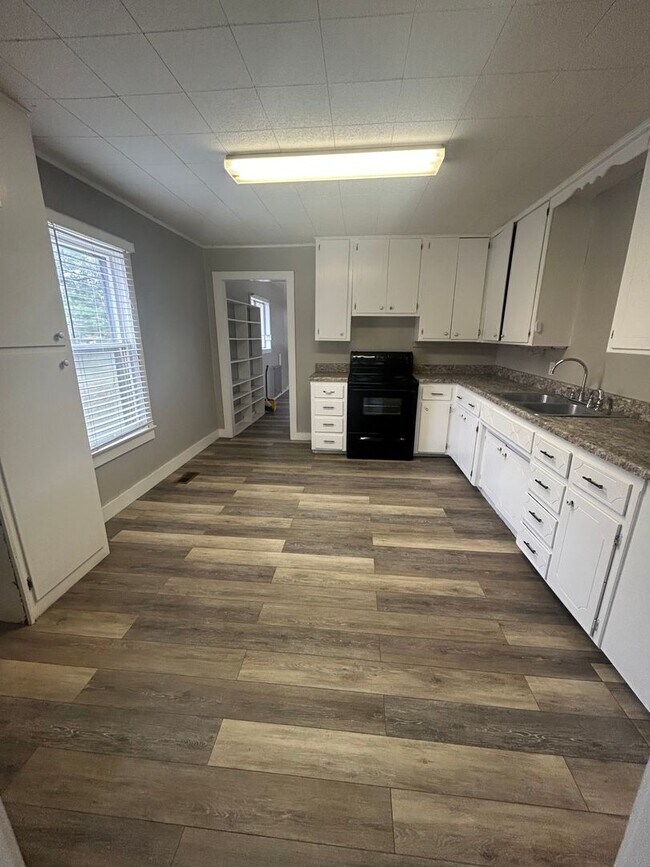 Foto del edificio - 1425 S 16th St