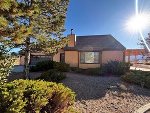 Building Photo - 1651 Finch Dr