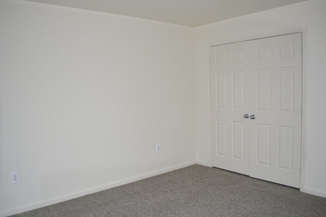 Building Photo - The Willows at Spring Mill